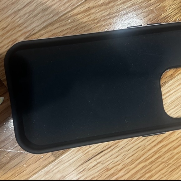 Tiny hearts phone and AirPod cases - Picture 5 of 6